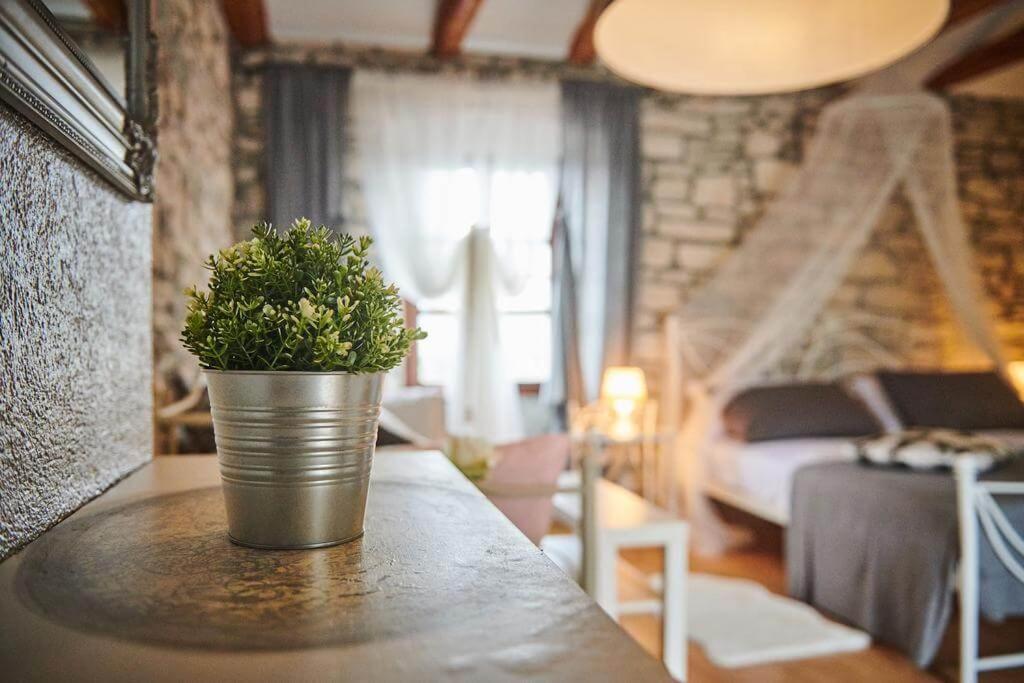 Rooms Konoba Pjero Бує Екстер'єр фото