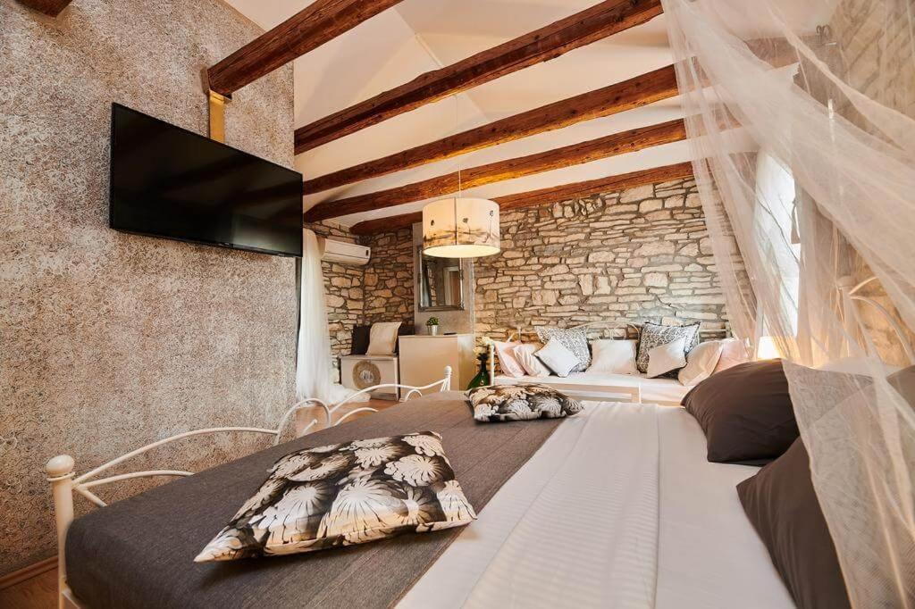 Rooms Konoba Pjero Бує Екстер'єр фото