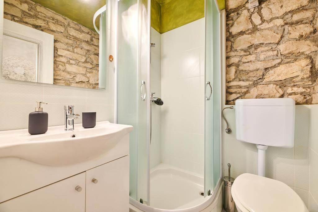 Rooms Konoba Pjero Бує Екстер'єр фото