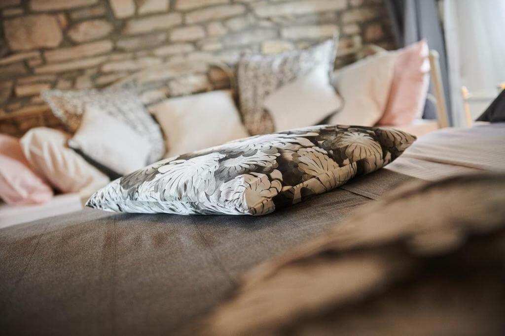 Rooms Konoba Pjero Бує Екстер'єр фото